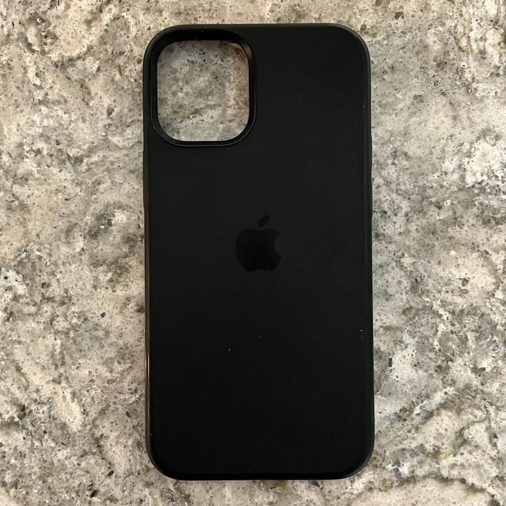 iPhone 13 Mini Silicone Case With MagSafe Black (Official Apple Case)